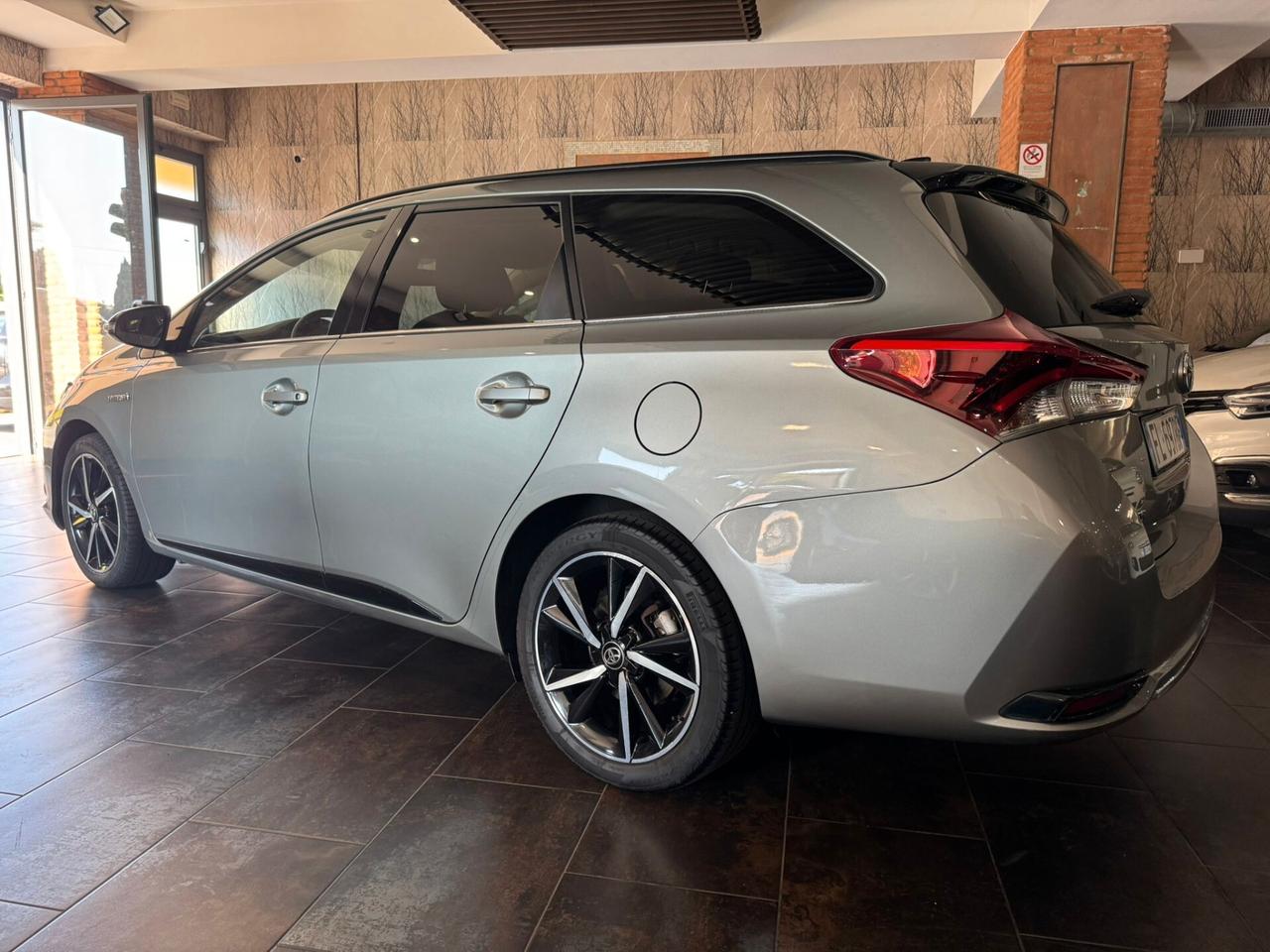 Toyota Auris Touring Sports 1.8 Hybrid Style