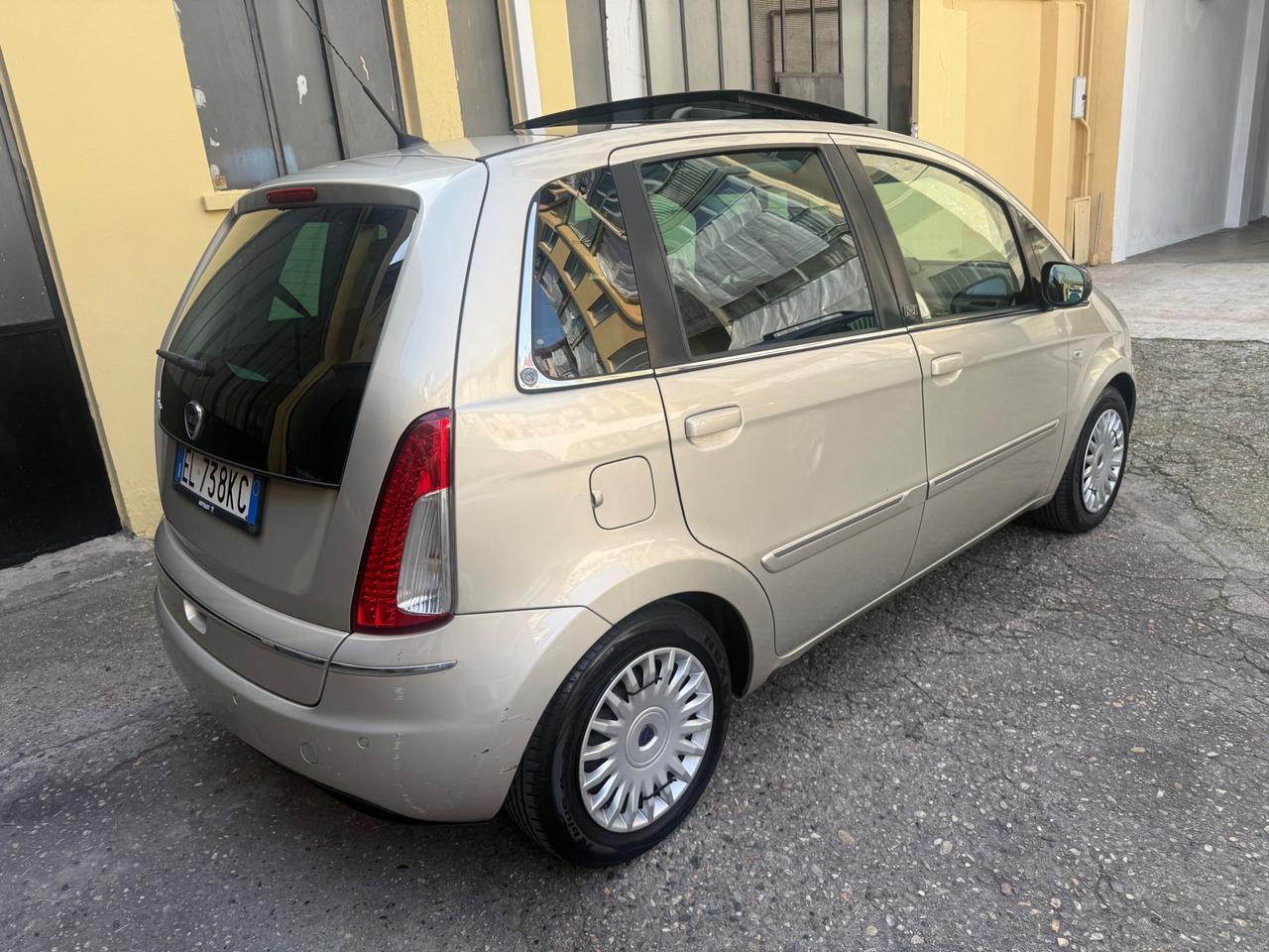 Lancia Musa 1.4 16v GPL 5th Avenue dfn