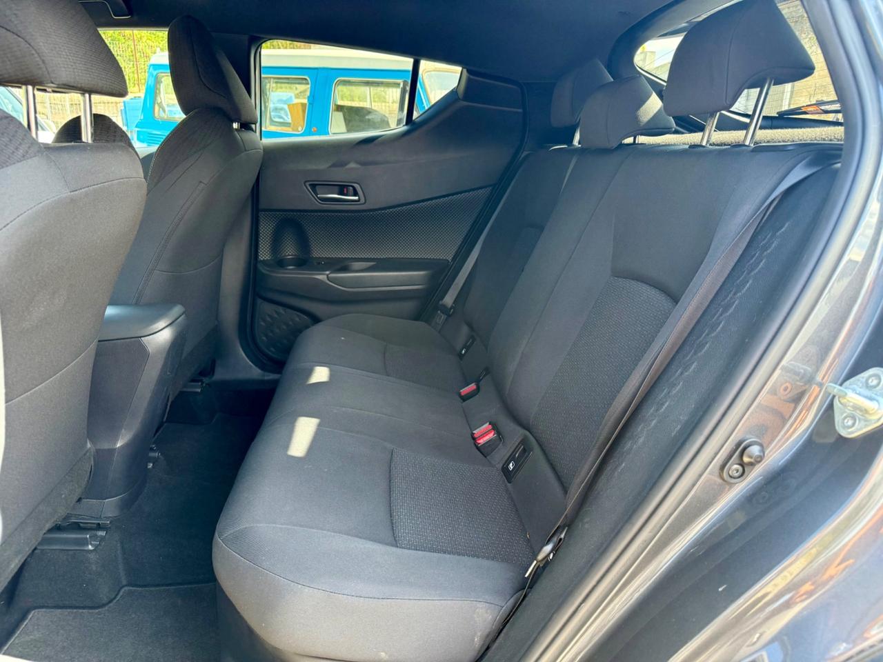 Toyota C-HR 1.8 Hybrid E-CVT Trend