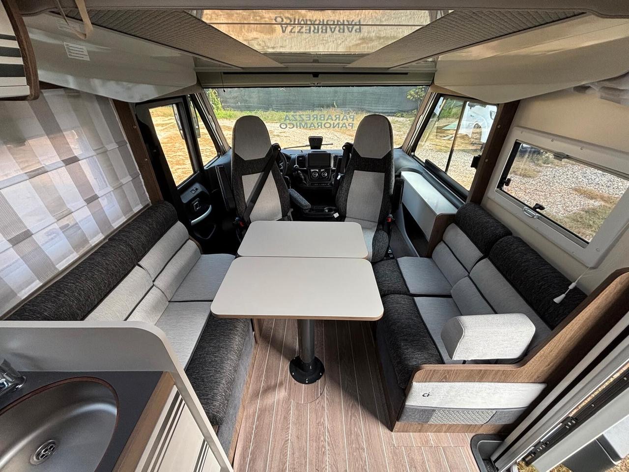 Ci International Magis 87 Integral camper