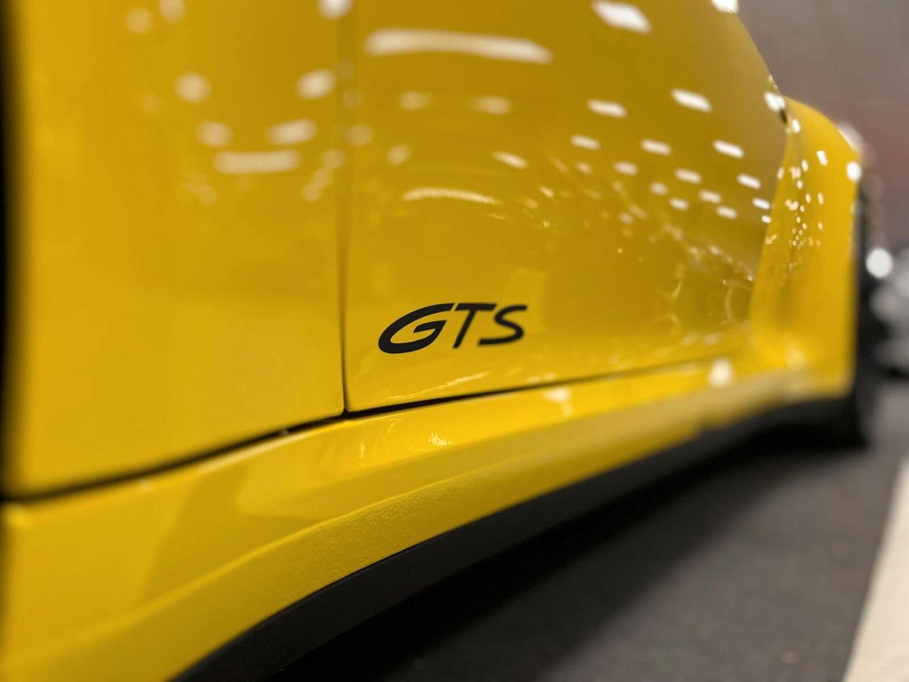 Porsche 911 Carrera 4 GTS Cabriolet