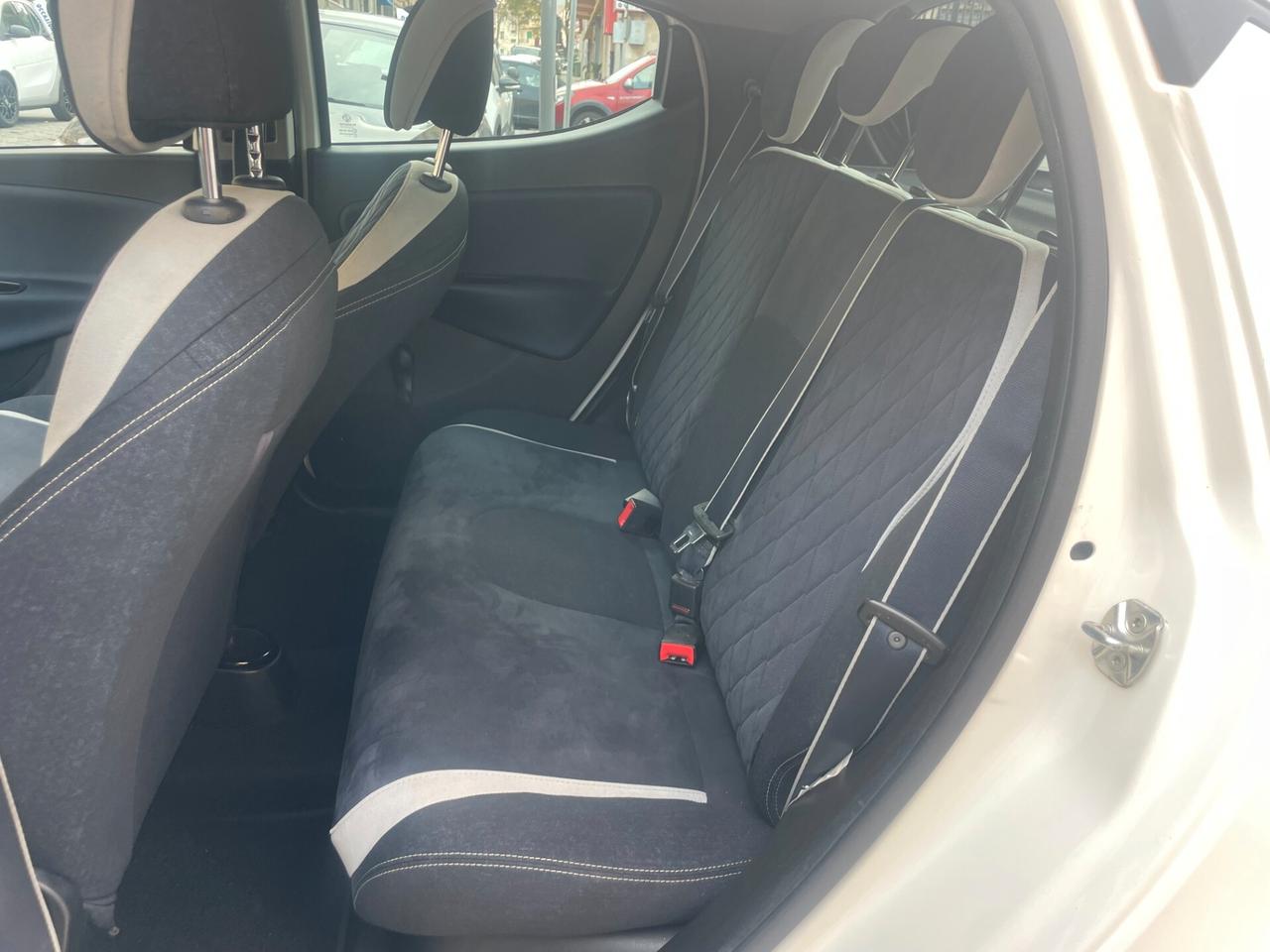 Lancia Ypsilon 1.2 69 CV 5 porte GPL Ecochic Unyca