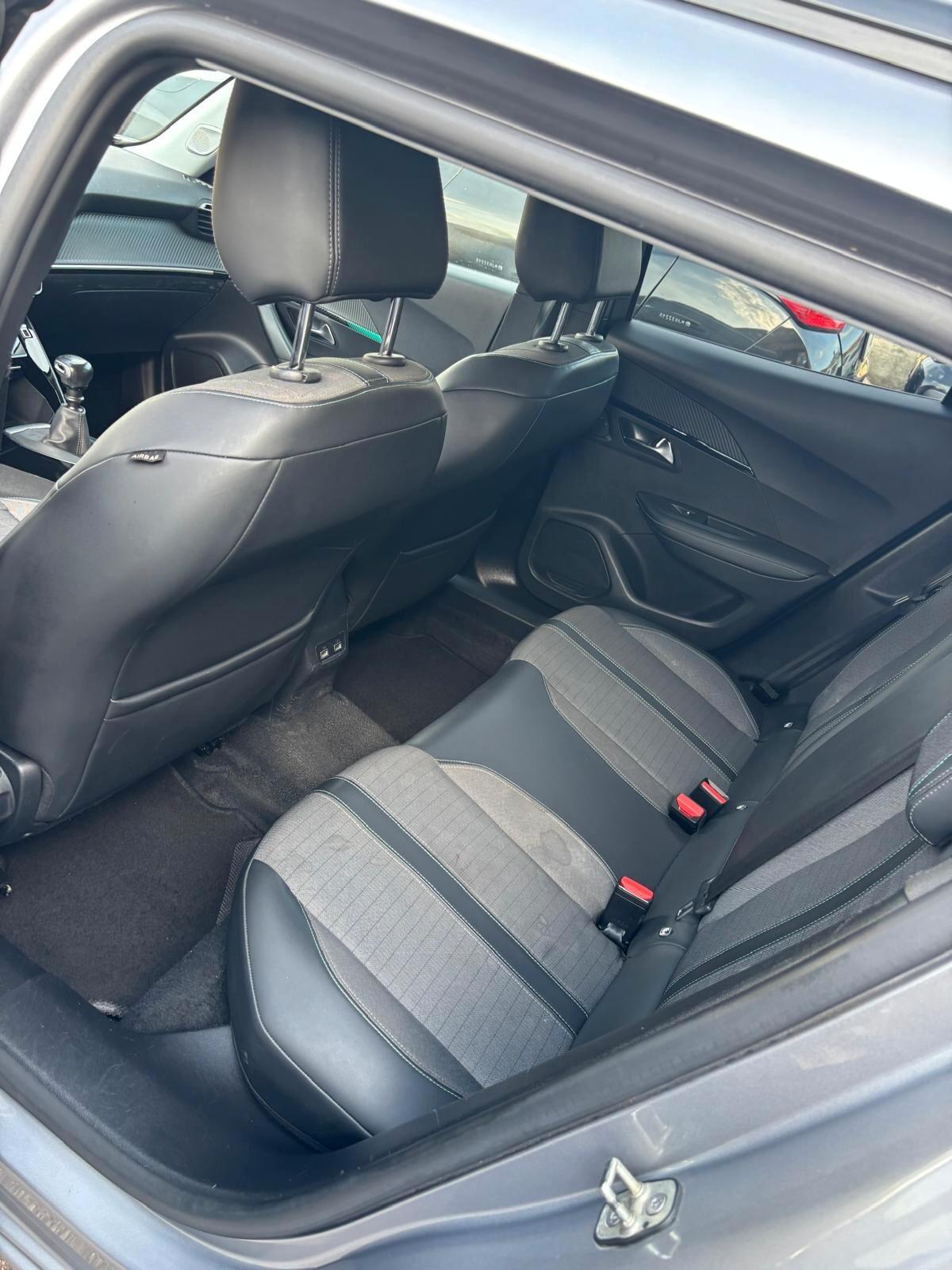 Peugeot 2008 BlueHDi 110 S&S Allure Pack