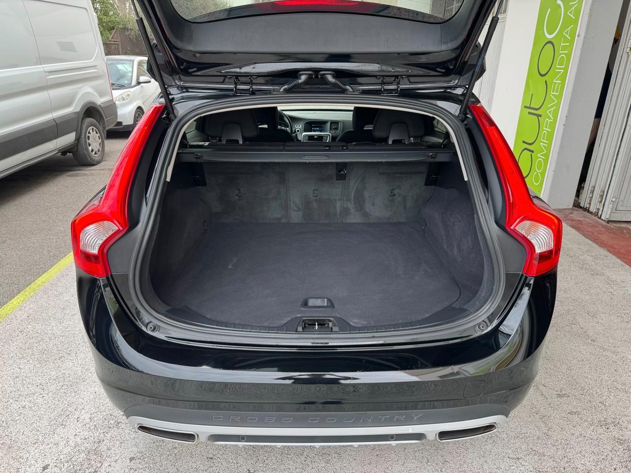 Volvo V60 CrossCountry D3 Business gear GARANZIA24