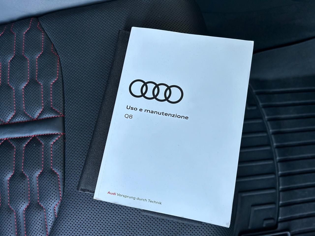 Audi RSQ8 TFSI V8 600CV quattro tiptronic