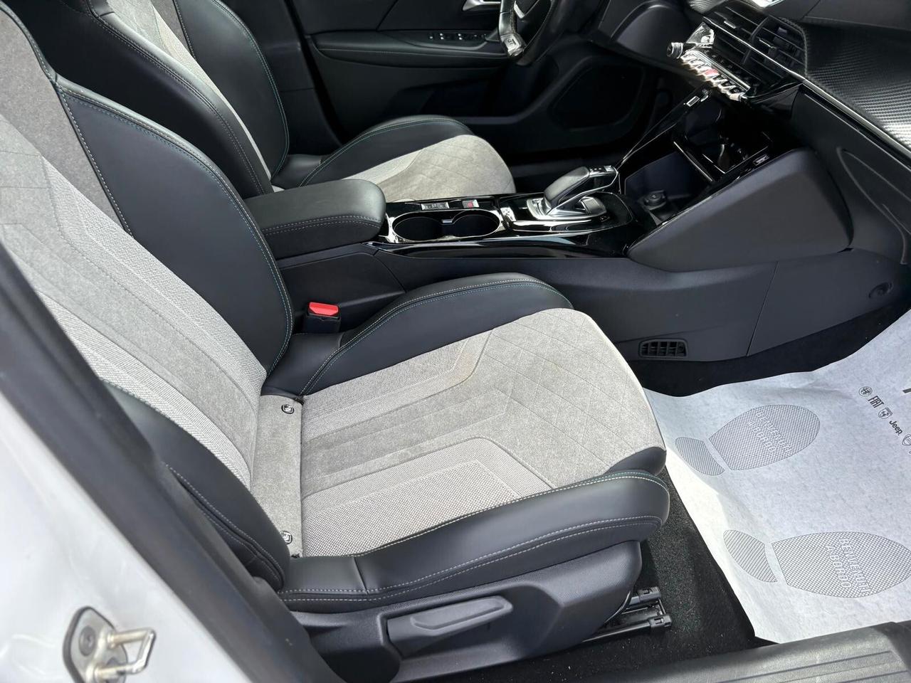 Peugeot 2008 motore elettrico 136 CV GT Pack