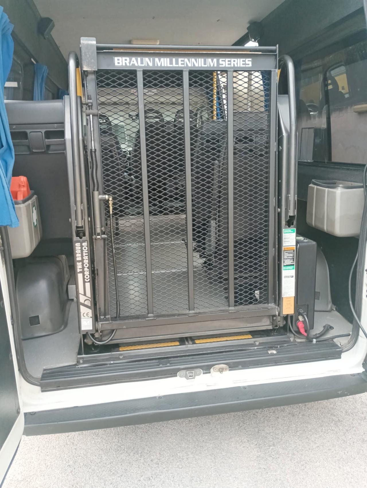 Fiat Ducato Maxi - 9 Posti Trasporto Disabili
