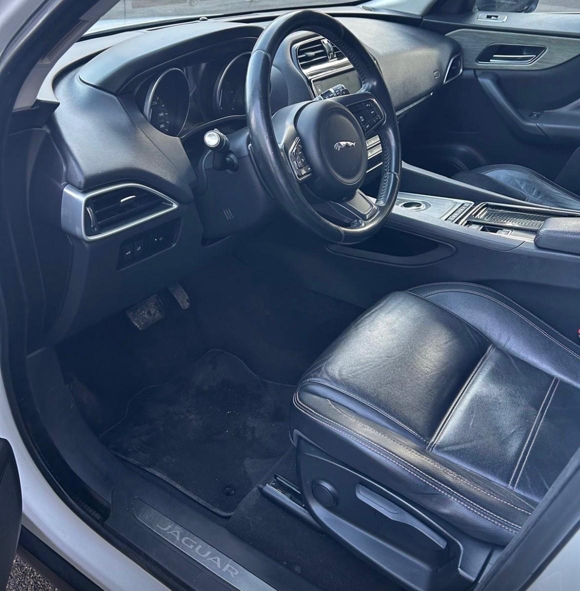 Jaguar F-Pace 2.0 D 180 CV AWD Prestige