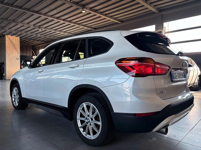 Bmw X1 sDrive18i Advantage 136CV