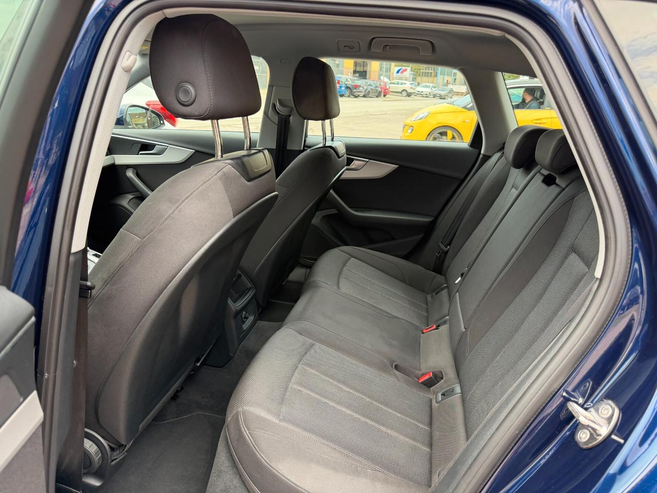 Audi A4 30 TDI/136 CV S tronic Business Advanced