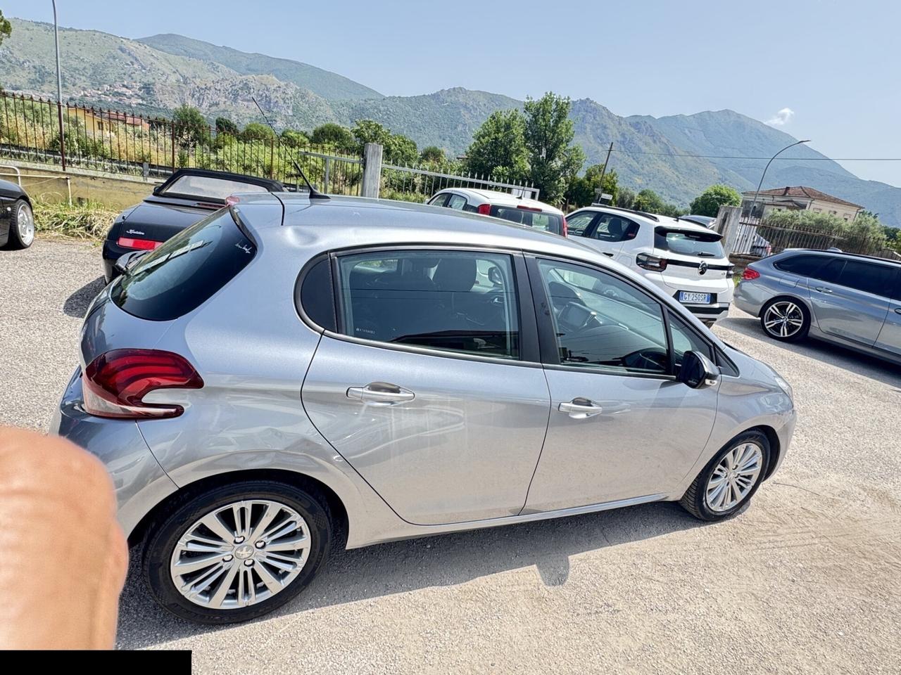 PEUGEOT 208 1.2 BENZINA ADATTA NEOPATENTATI
