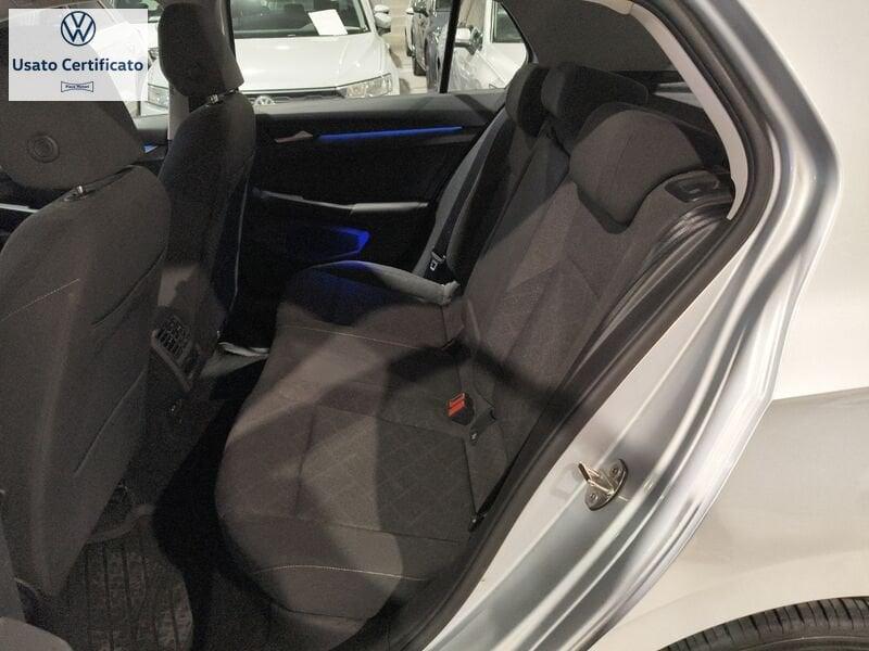 Volkswagen Golf 8 Life 2.0 TDI SCR 85 kW (115 CV) Manuale