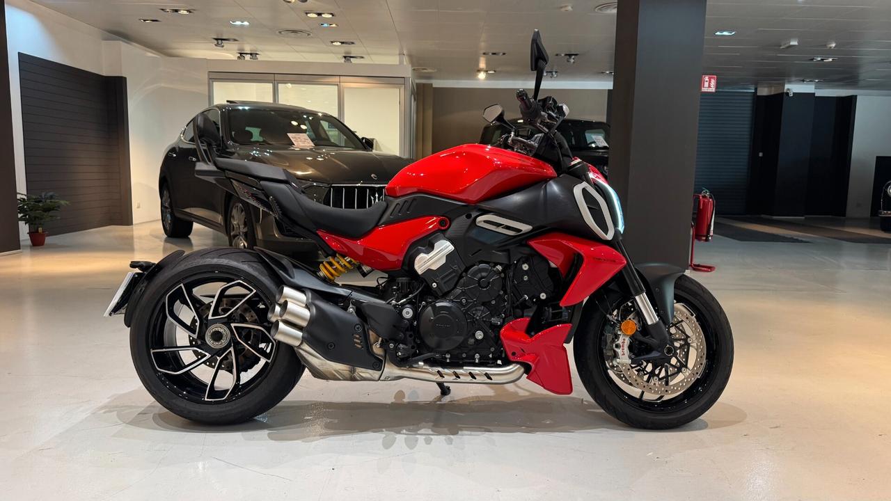 DUCATI DIAVEL V4 1.2B 168CV - 2024