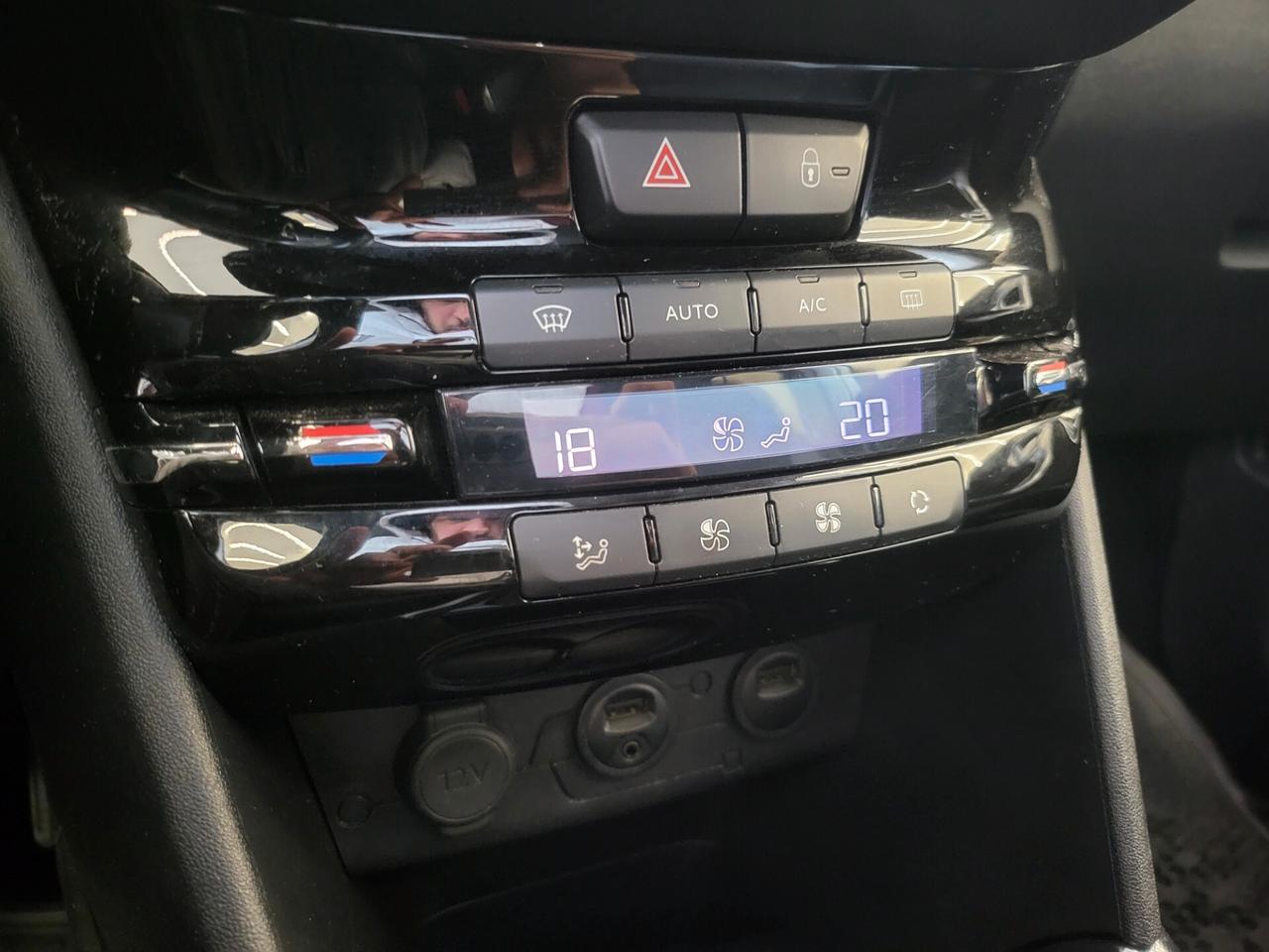 Peugeot 2008 - 2014 1.6 e-HDi 115 CV Allure