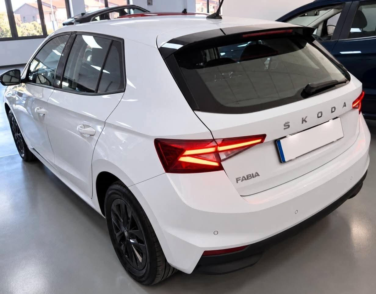 Skoda Fabia 1.0 MPI 80 CV Young Edition
