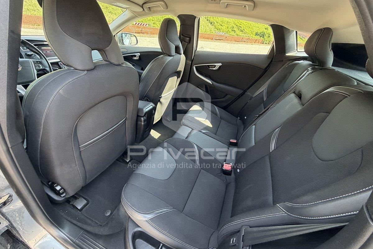 VOLVO V40 D3 Momentum