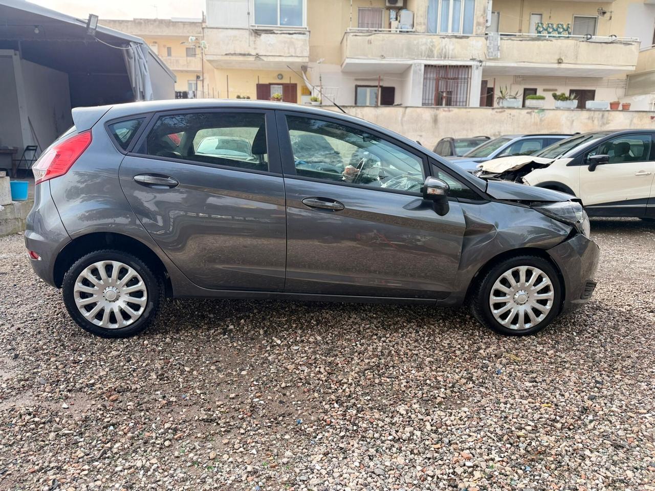 Ford Fiesta 1.4 5 porte Bz.- GPL Black & White Edition Sinistrata Incidentata