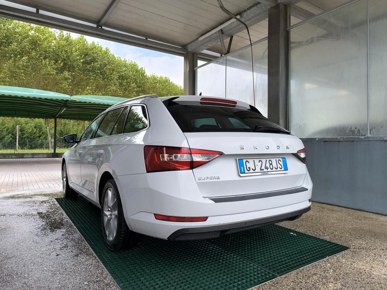 Skoda Superb 2.0 TDI EVO 150 CV SCR DSG Wagon Executive