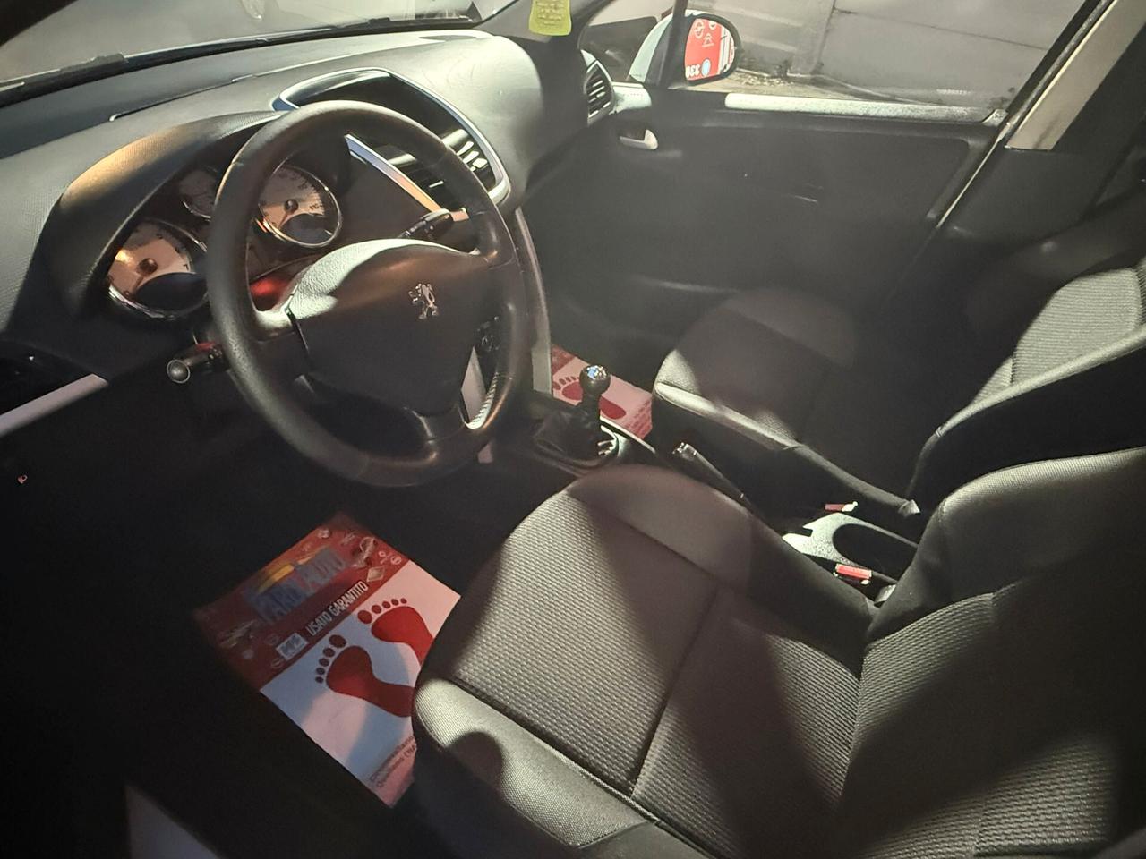 Peugeot 207 1.4 95cv Active - 2011