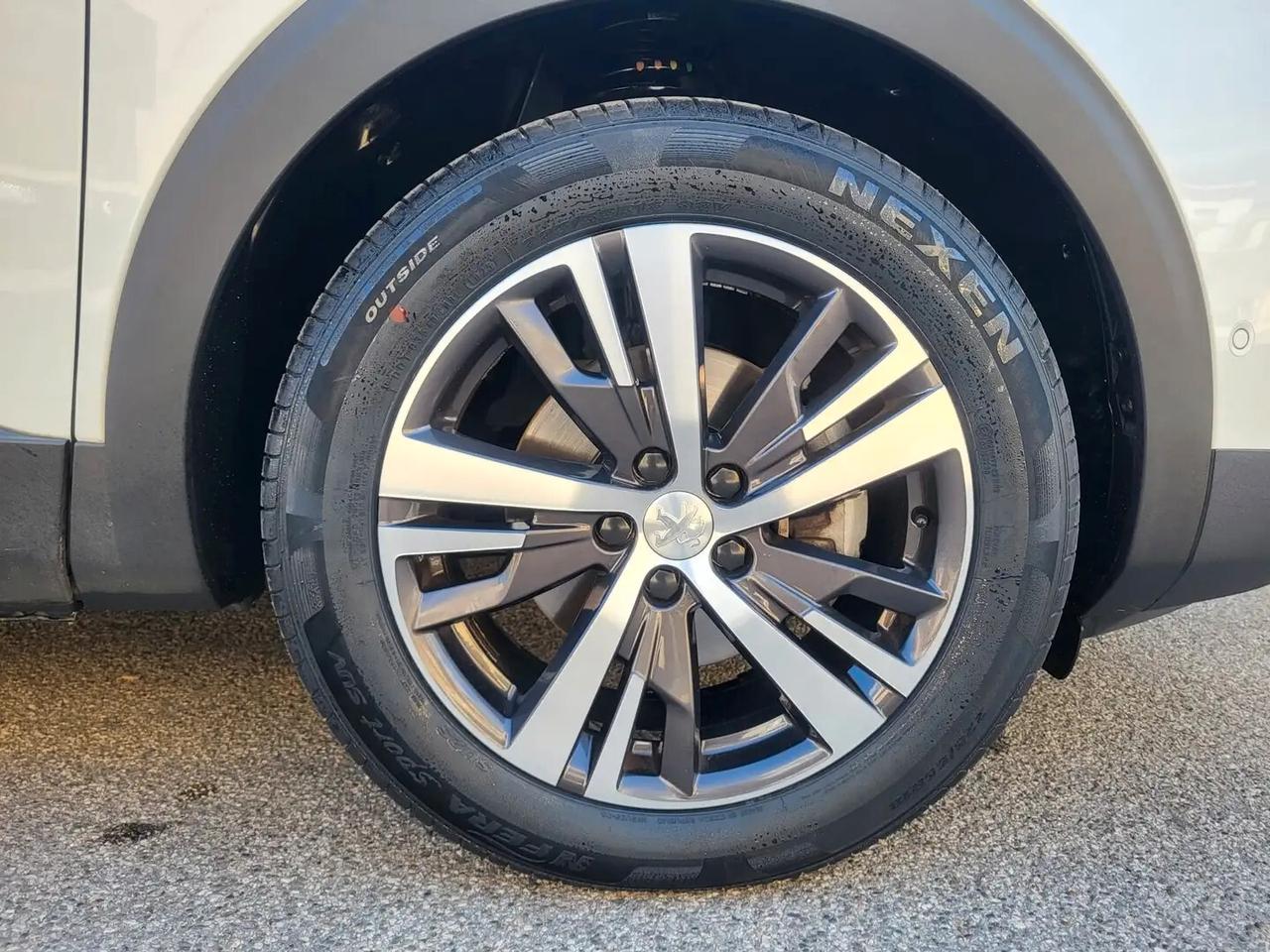 Peugeot 3008 BlueHDi 130 S&S EAT8 Allure