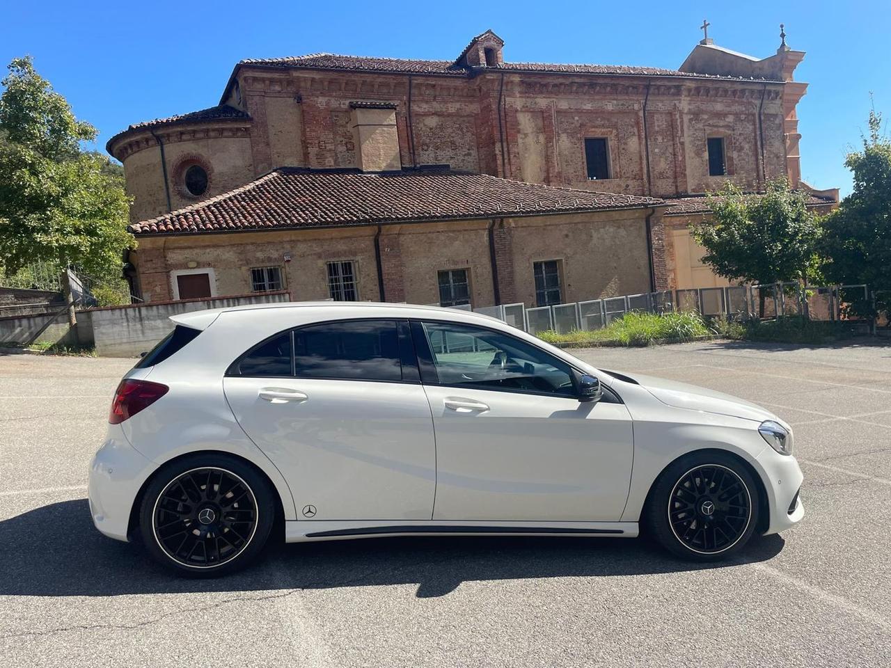 Mercedes-Benz A 180 Premium A 180 D BlueEFFICIENCY