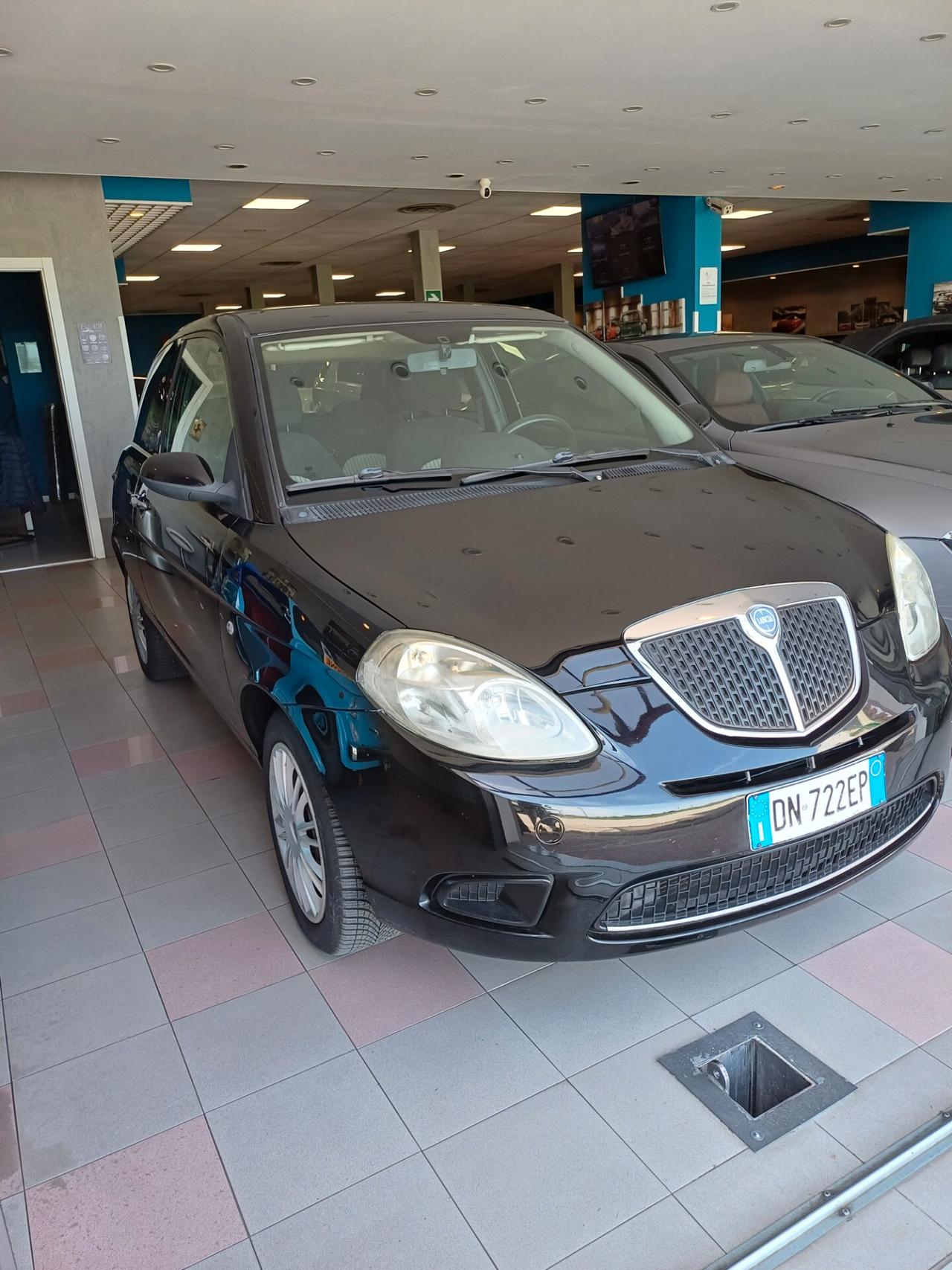 Lancia Ypsilon 1.2 Argento