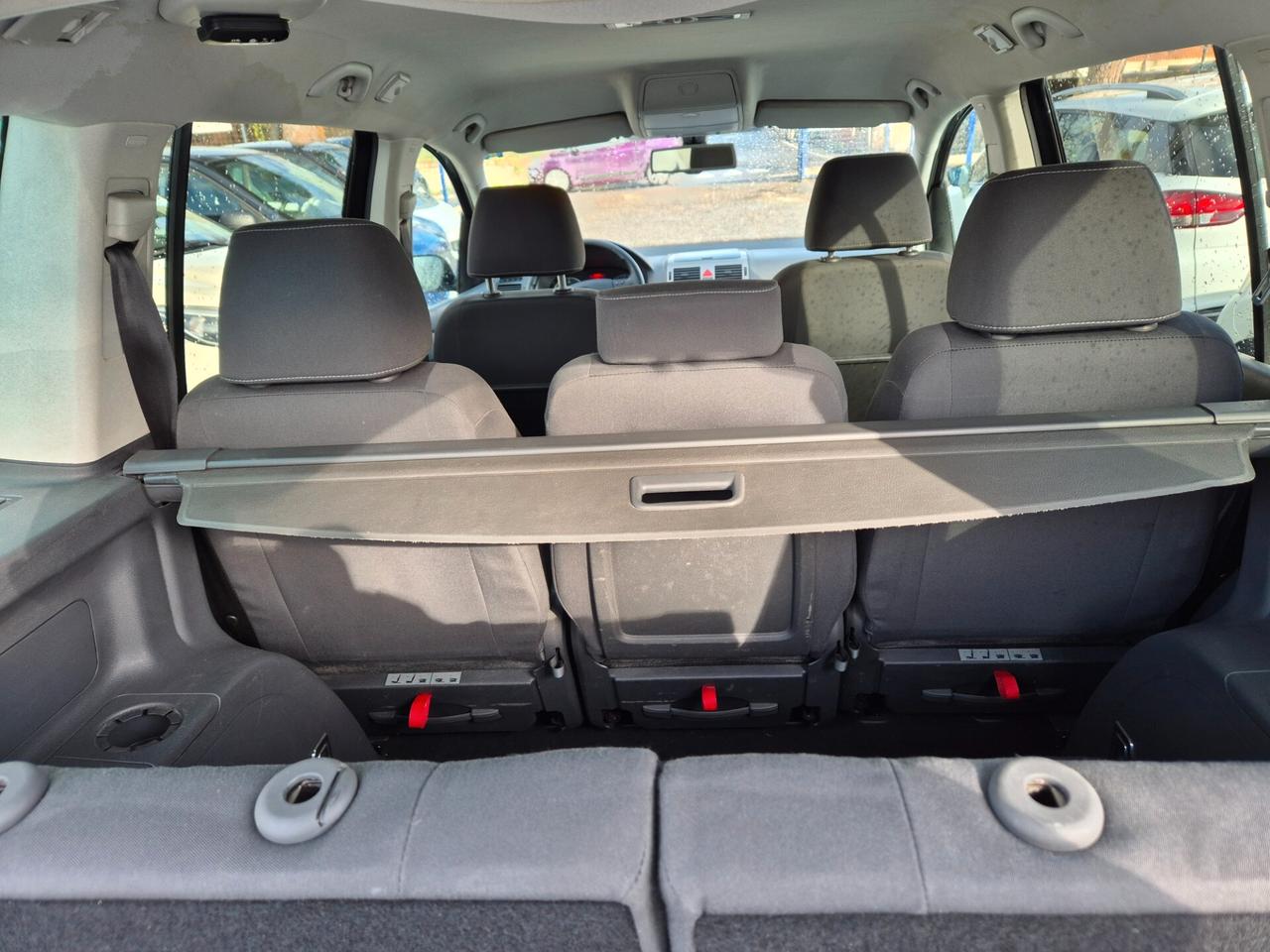 Volkswagen Touran 2.0 TDI DPF Highline 7 posti