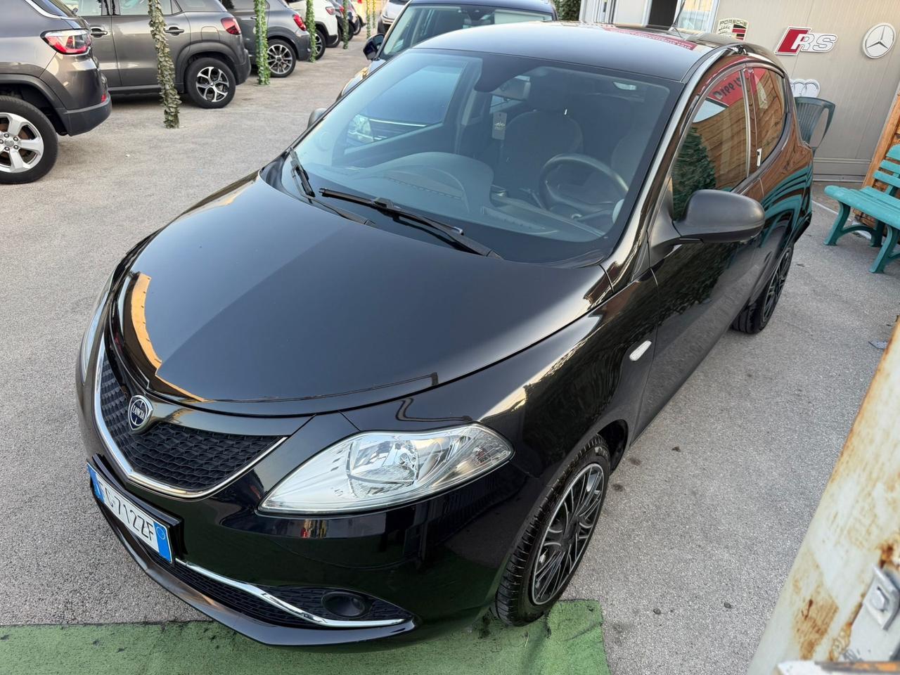 Lancia Ypsilon 1.2 69CV 5Gold 2017 nuova garanzia