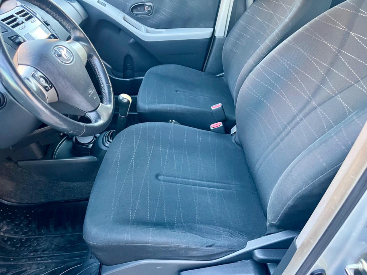 Toyota Yaris 1.3benz 2007 103.000km perfetta per neopatentati