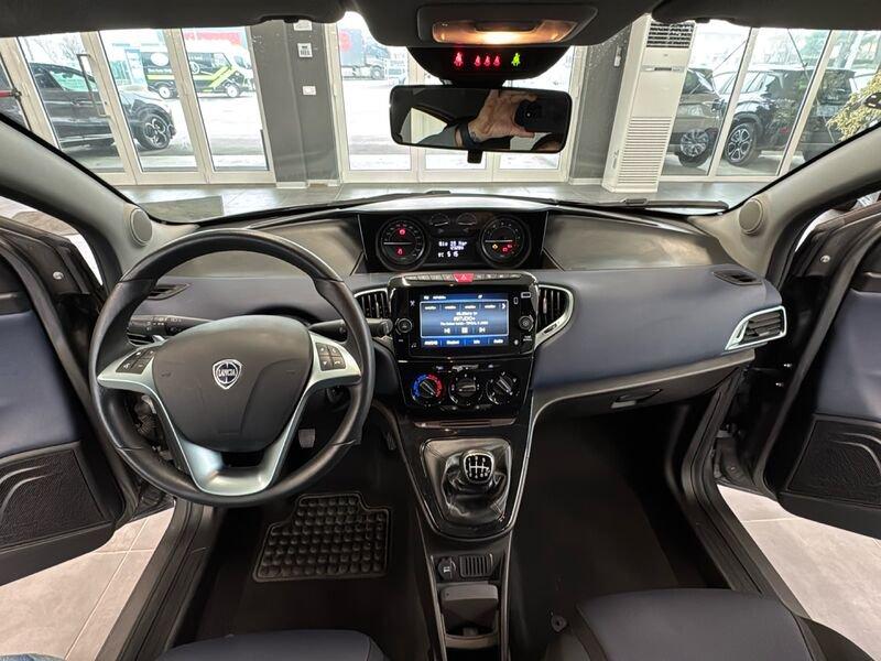 Lancia Ypsilon 1.0 Hybrid 70cv Gold