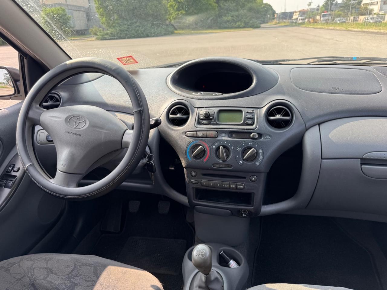 Toyota Yaris 1.0i 16V cat 5 porte