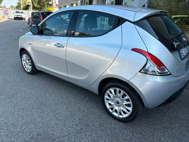 Lancia Ypsilon 1.2 69 CV 5 porte S&S Gold