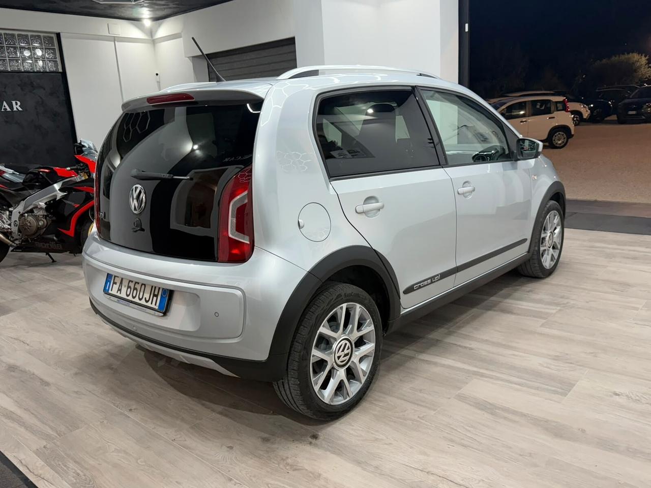 Volkswagen up! 1.0 75 CV 5p. cross