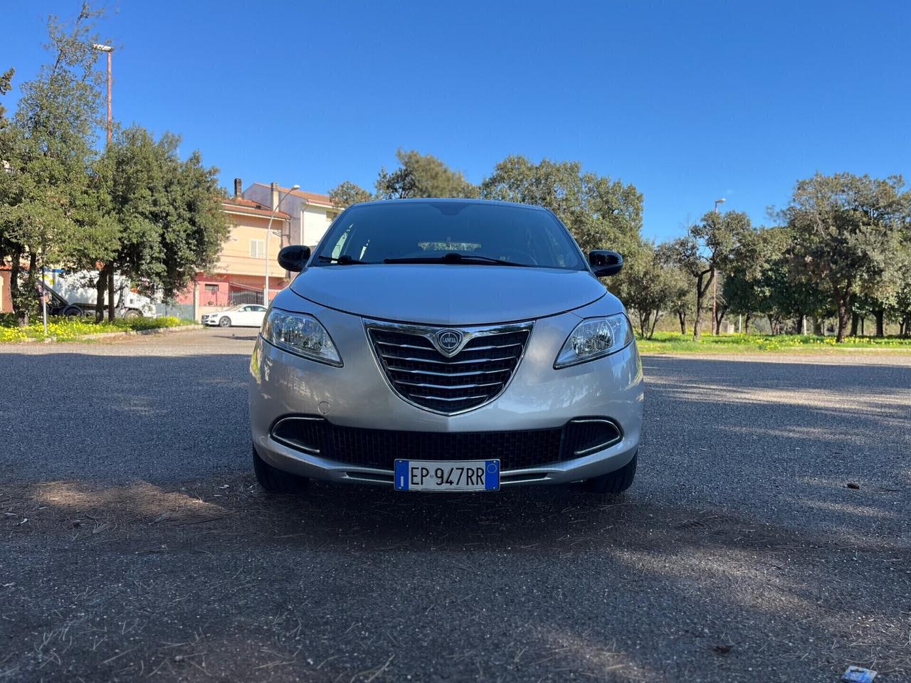 Lancia Ypsilon 1.2 69 CV 5 porte S&S Silver