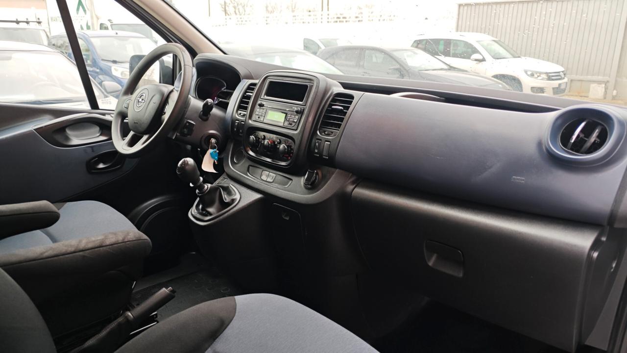 Opel Movano Vivaro L1H1 6 posti