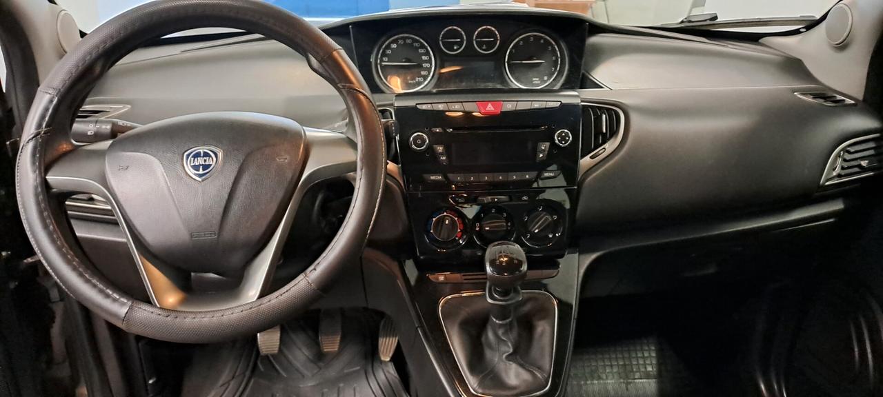 Lancia Ypsilon 1.2 69 CV 5p