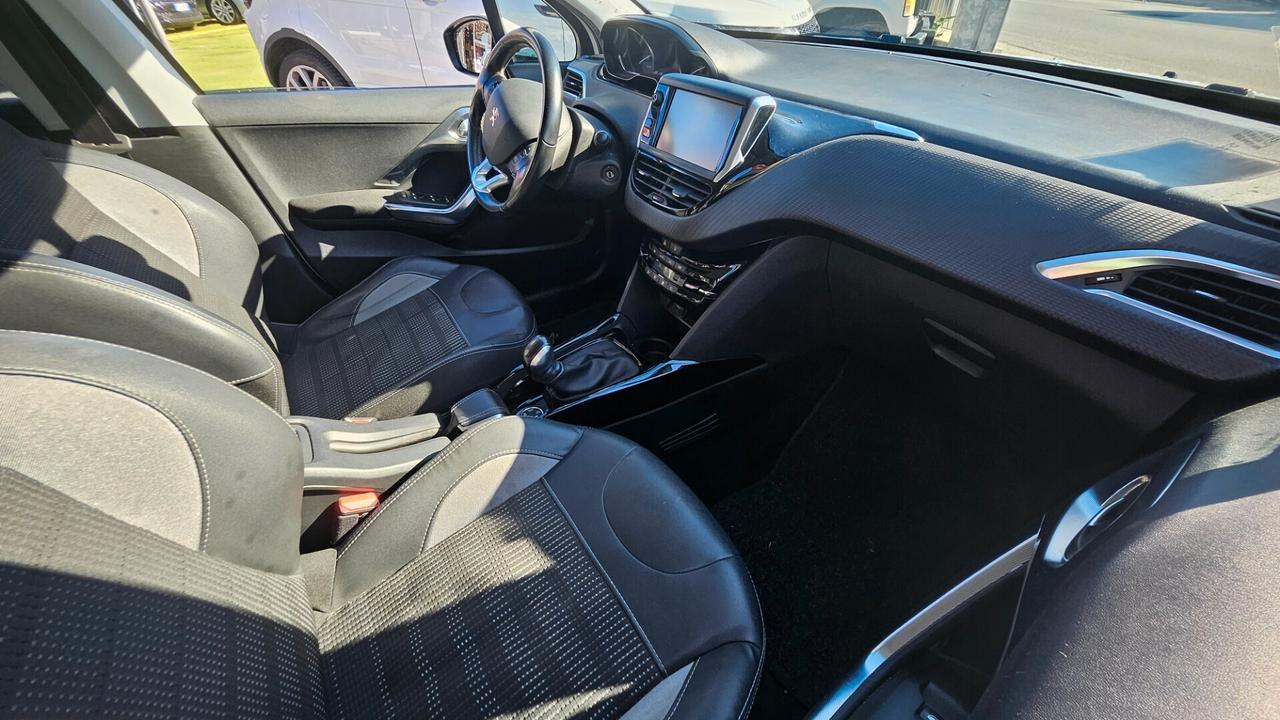 Peugeot 2008 BlueHDi 120 S&S Crossway