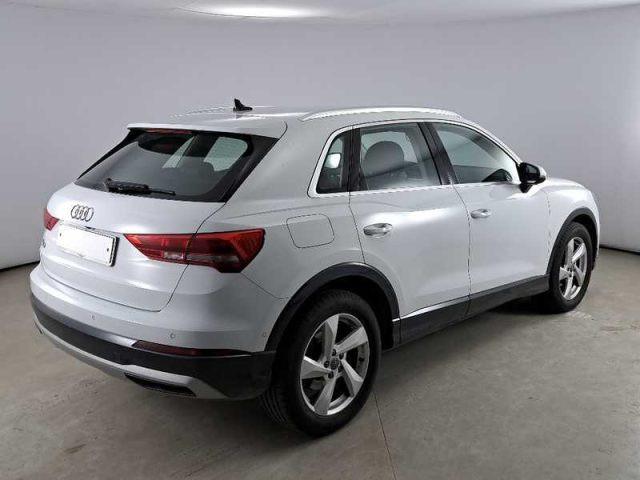 AUDI Q3 35 TDI S tronic Business Advanced