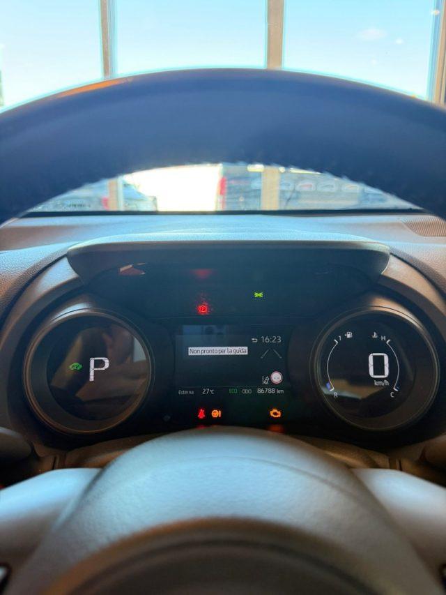 TOYOTA Yaris 1.5 Hybrid 5 porte trend