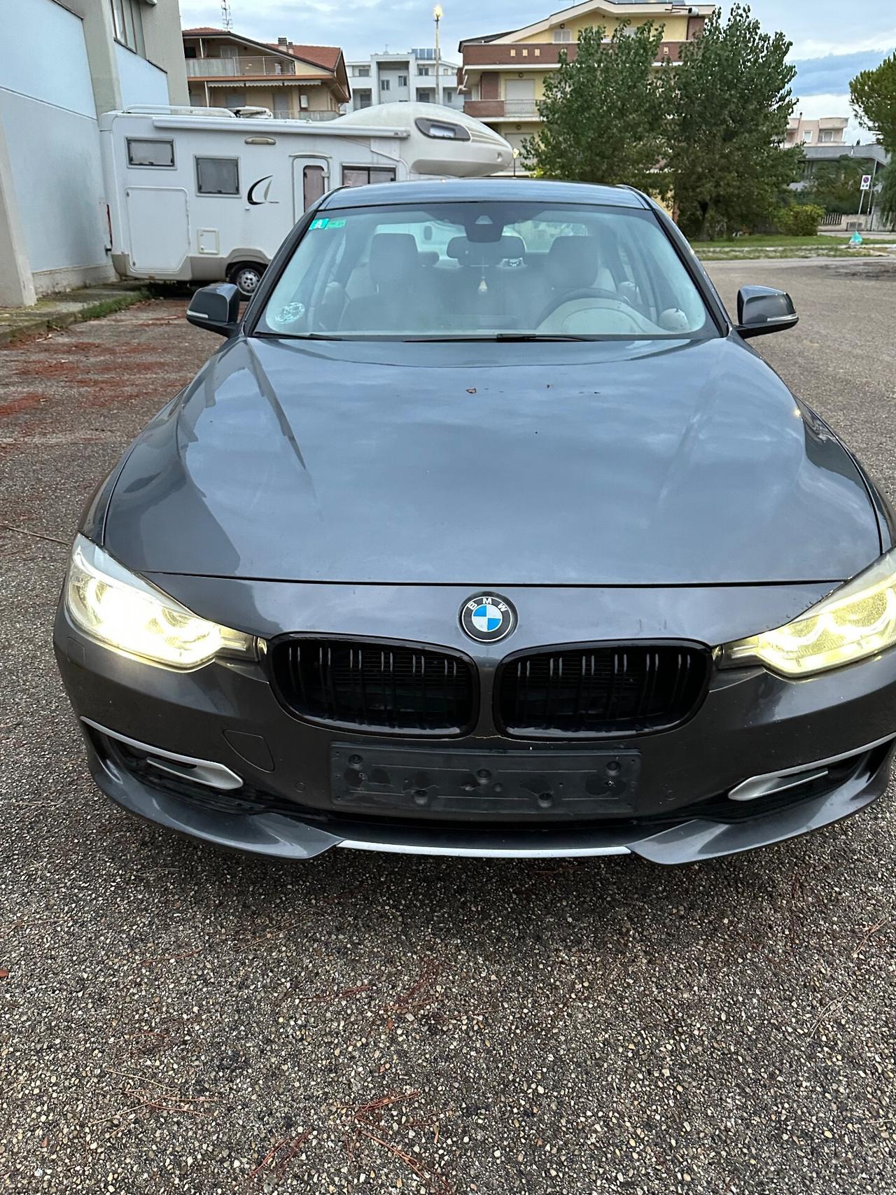 Bmw f30/31 320d Efficient Dynamics Luxury leggi descrizione