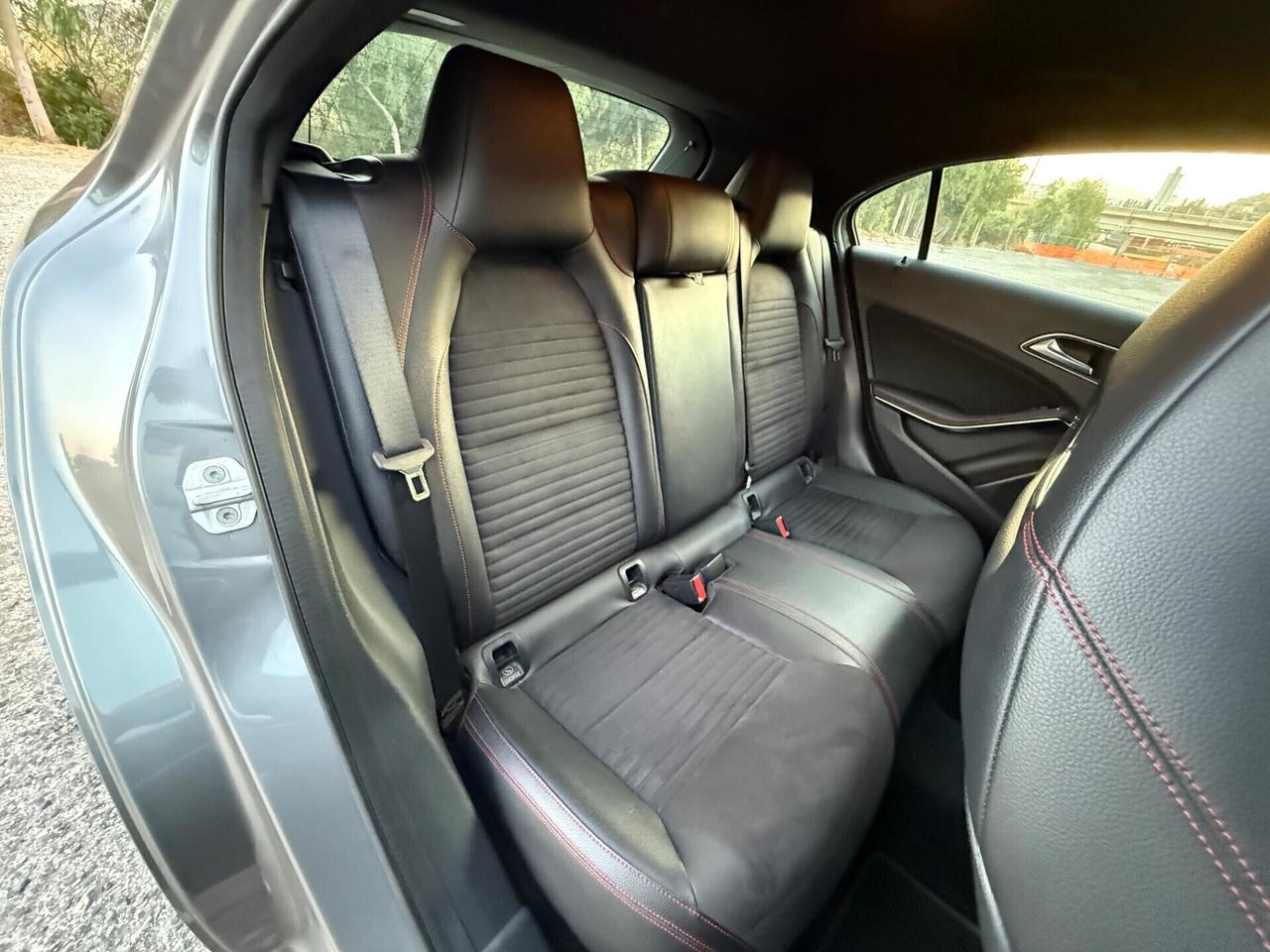 MERCEDES-BENZ A 180 D AUTOMATIC AMG PREMIUM UNI PRO