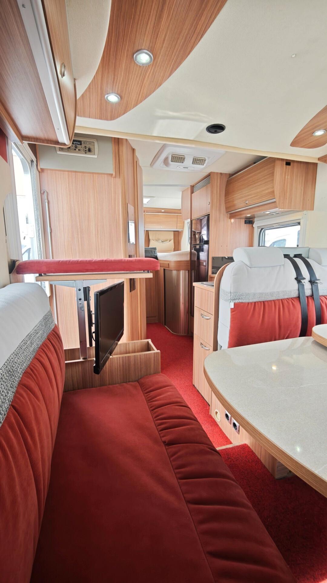 Burstner su Ducato 130cv con Gemelli e basculante