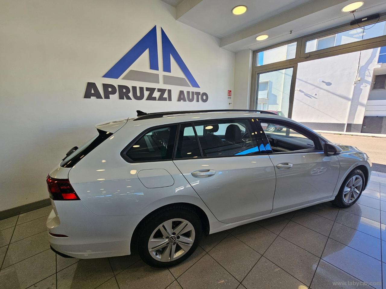 VOLKSWAGEN Golf Variant 2.0 TDI 115 CV SCR Life