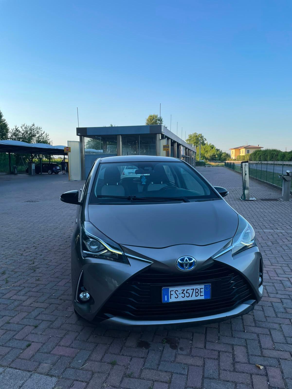 Toyota Yaris 1.5 Hybrid 5 porte Active