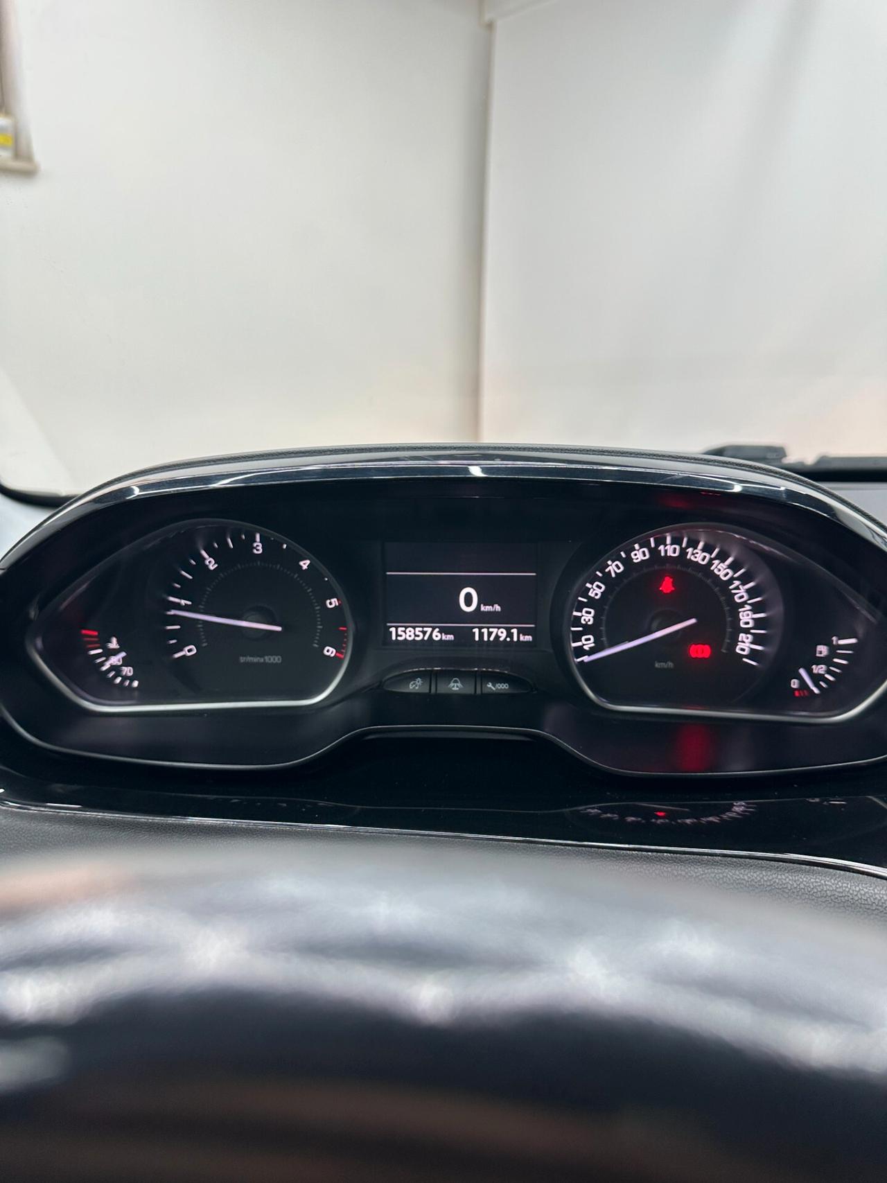 Peugeot 208 1.4 HDi 68 CV 5 porte Allure