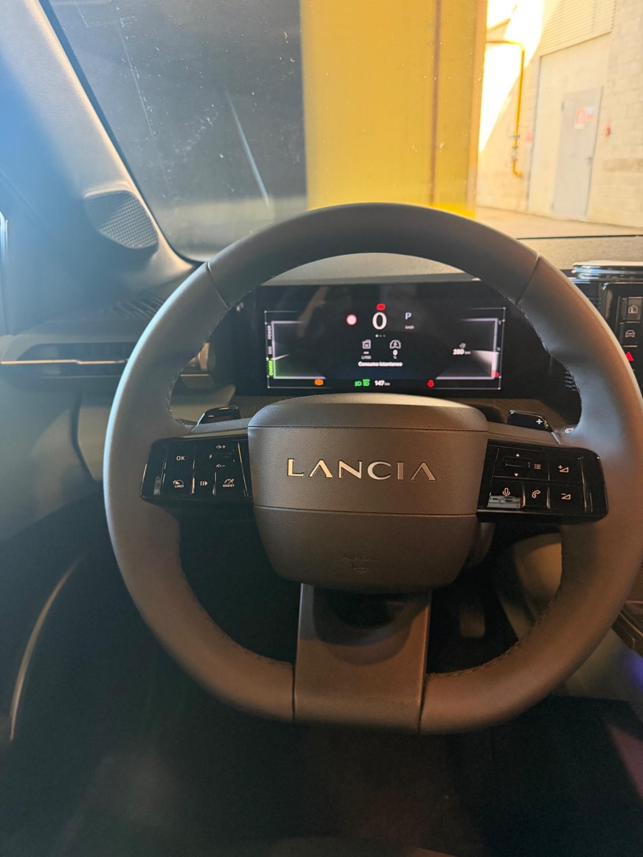 Lancia Ypsilon Hybrid e-DCT