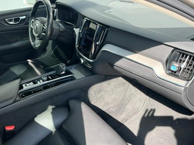 Volvo V60 Cross Country B4 (d) AWD Geartronic Business Pro Line