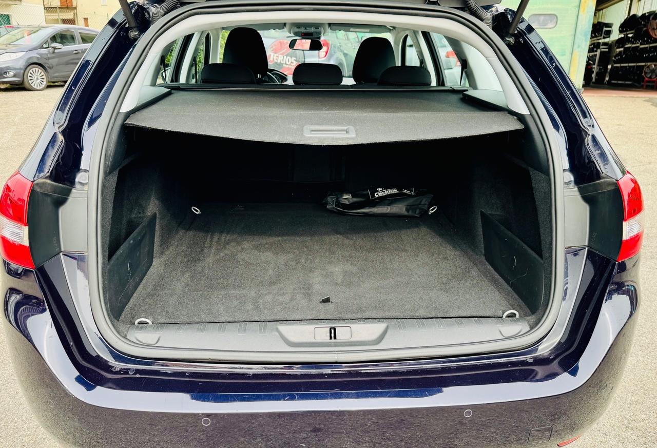 Peugeot 3008 BlueHDi 120 S&S Business