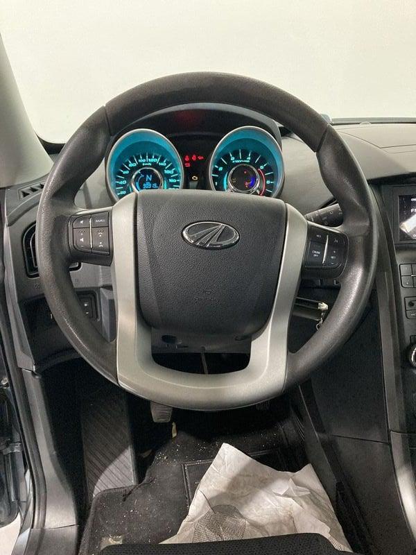 Mahindra XUV500 W6 FWD (4x2)