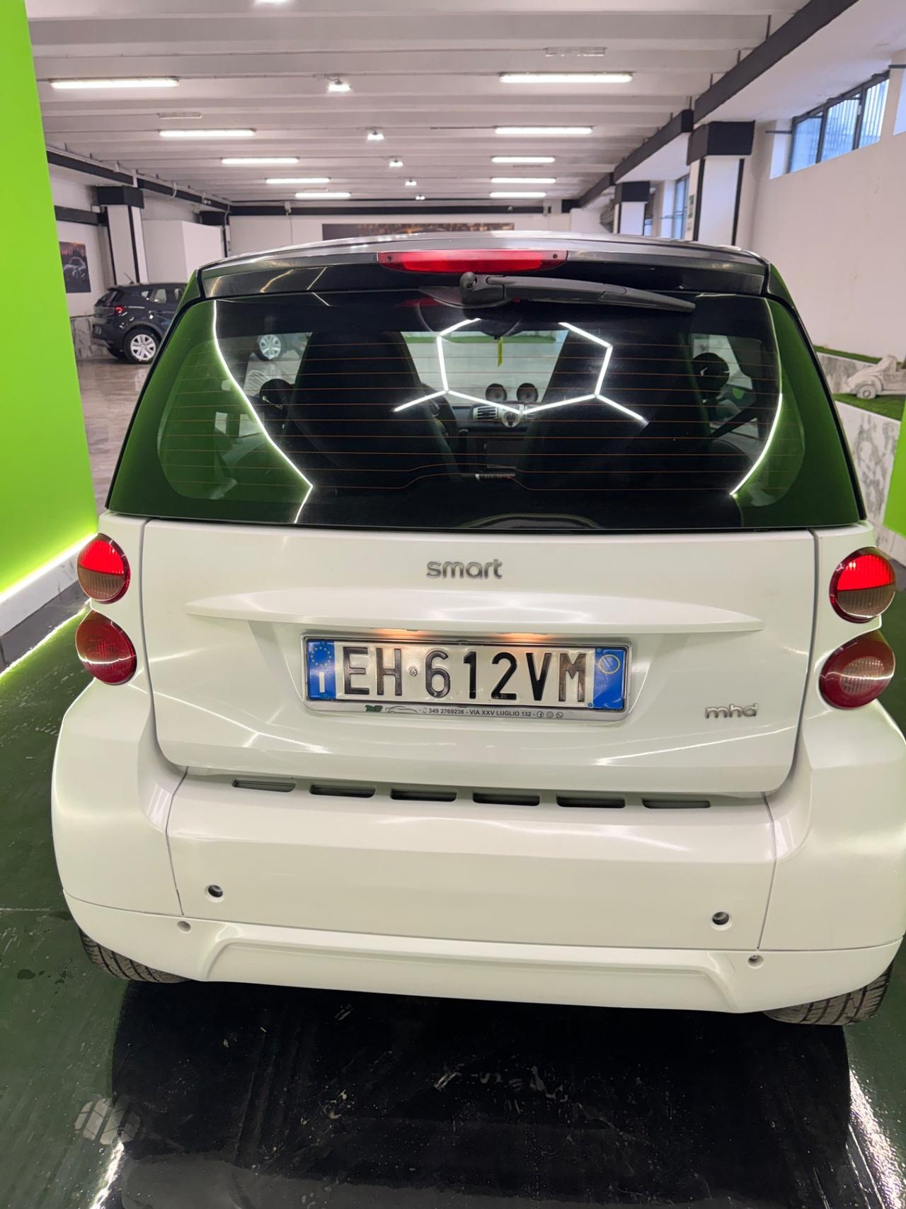 Smart ForTwo 52 kW MHD coupé White Tailor Made